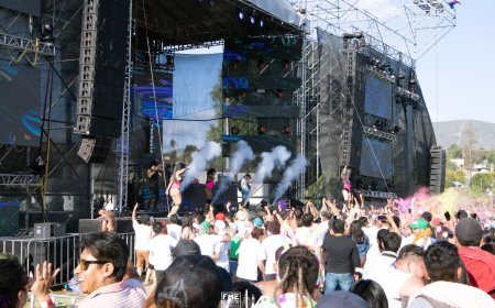 ¡AQUA COLOR FEST! LA COMBINACION PERFECTA DE MÚSICA Y POLVOS DE COLORES