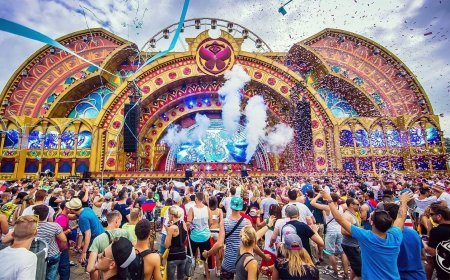 TOMORROWLAND OFRECE PASE DE BOLETO DE AÑO COMPLETO