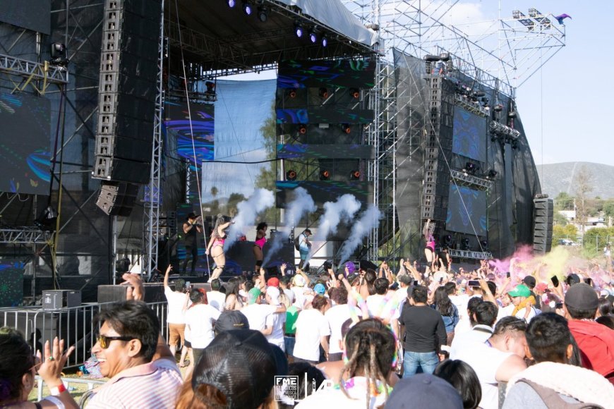 ¡AQUA COLOR FEST! LA COMBINACION PERFECTA DE MÚSICA Y POLVOS DE COLORES
