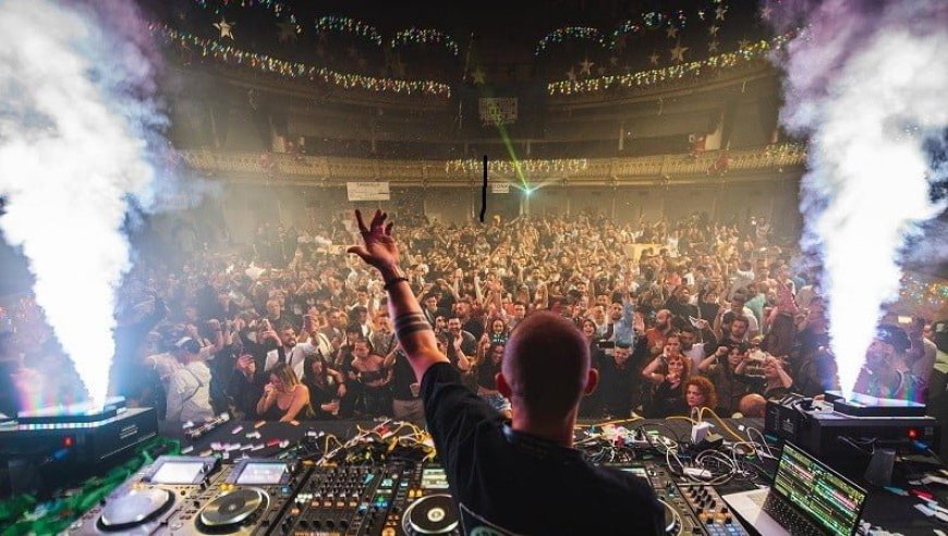 Música electrónica en castellano ¿Si o no?