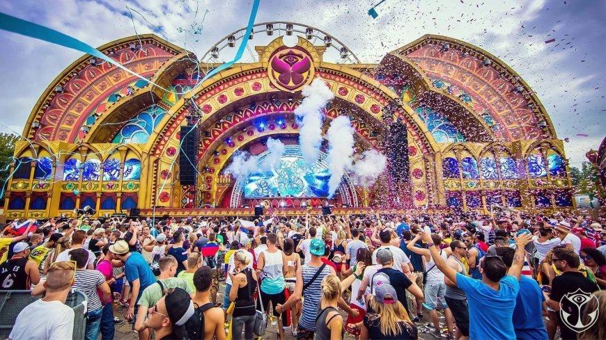 TOMORROWLAND OFRECE PASE DE BOLETO DE AÑO COMPLETO